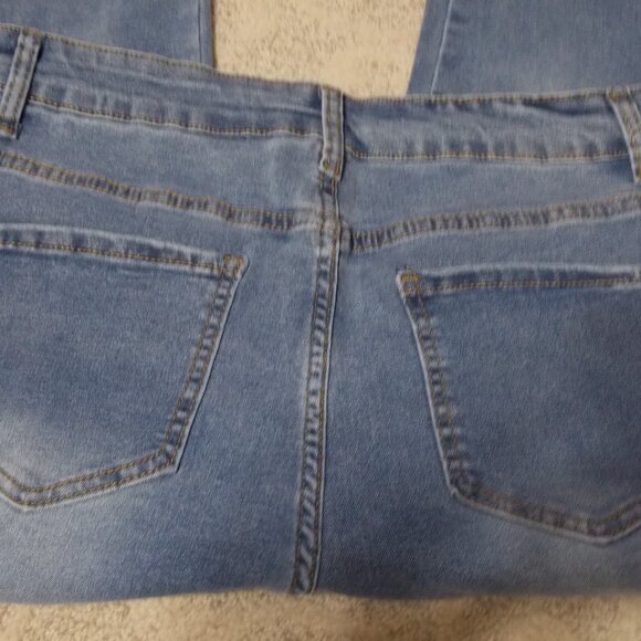 NWT-Flap Pocket Side Cargo Jeans Size-Large - Picture 4 of 7